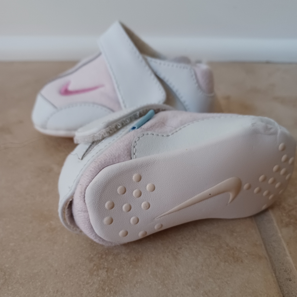Newborn NIKE let's play shoes (1c)